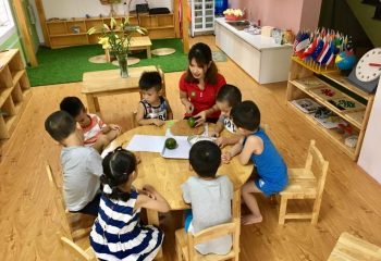 Trải nghiệm một ngày đến trường của trẻ ở Việt Mỹ Montessori